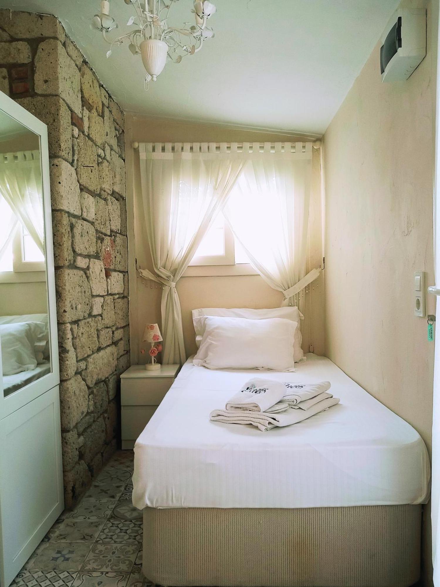 Alacati Sultan Konak Butik Otel ℳℛ Luxury Concept Værelse billede